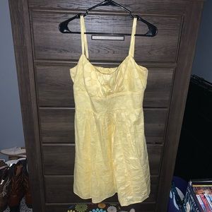 yellow dress